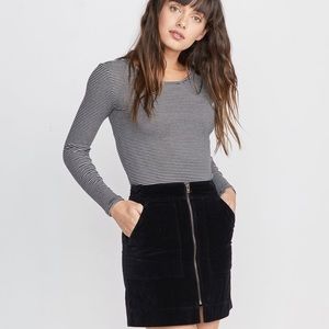 Black velvet zip up mini skirt with POCKETS!